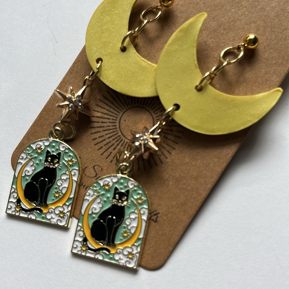 Yellow Crescent Moon Cat Earrings - Picture 2 of 3